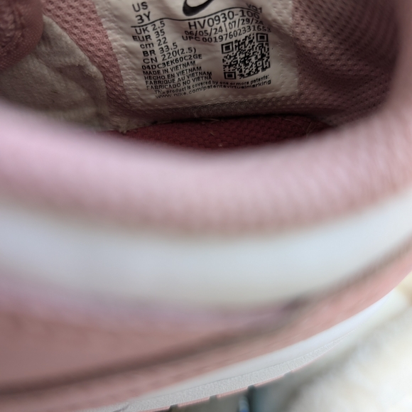Pre-owned Nike Kids Pink and White Sneakers - Picture 11 of 11